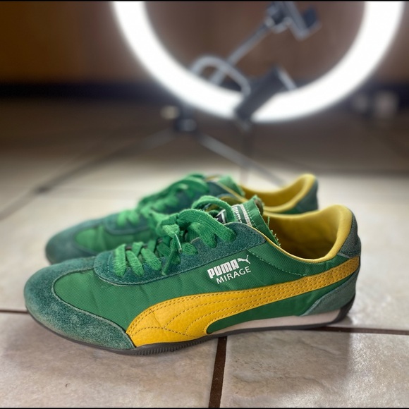 Puma Shoes - RARE Puma Mirage Women’s Sneakers - Sz 7